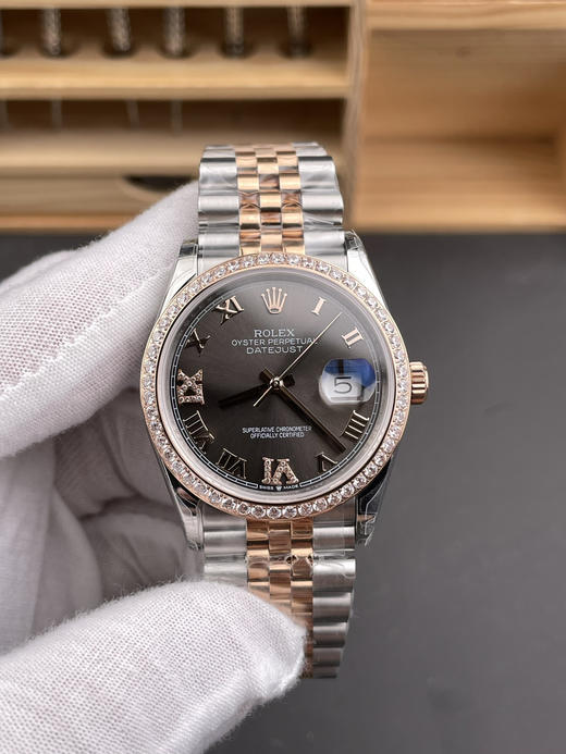 ARF 劳力士 日志36mm 2236机芯，表带不露白
细节决定成败，重量成就真实——ARF 36mm 
在复刻市场中，外观的相似度固然重要，但真正的高端复刻，不仅要“看上去像”，更要“戴上去真”❕❕ 商品图0