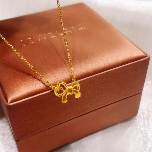 2楼周大福荟馆新款马年蝴蝶结黄金足金项链 商品图0
