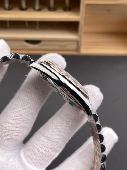 ARF 劳力士 日志36mm 2236机芯，表带不露白
细节决定成败，重量成就真实——ARF 36mm 
在复刻市场中，外观的相似度固然重要，但真正的高端复刻，不仅要“看上去像”，更要“戴上去真”❕❕ 商品图3