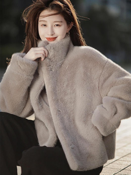 【百图lulu定制】【貂绒大衣】环保皮草 仿貂绒  大衣 马甲 老钱风的贵气之选 时髦与高级感上身格外温暖 商品图5
