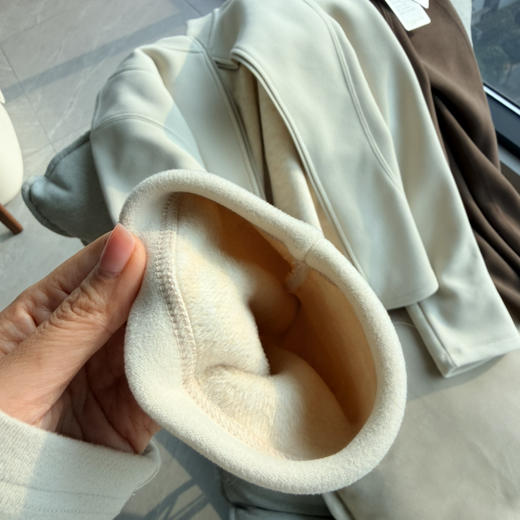 除了舒服没别的，人手必备两件起拍，高科技德绒保暖面料，面料超细腻柔软，抗静电不起球，小蛮腰修身外套，羽绒服内搭女士拉链打底衫 商品图5