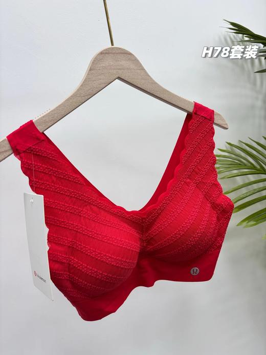 D123001开运新年红！2026开年新款新年红泡泡蕾丝无痕内衣内裤套装 商品图3