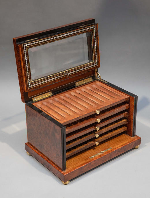 【已售】独角鹿西洋古董1850-1870年代法国拿破仑三世时期出品手绘描金嵌圆点纹母贝镶嵌水晶实木多层雪茄盒 商品图1