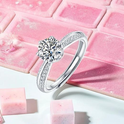 【精美饰品丨玖钻 莫桑石项链手链戒指耳钉系列】甄选高品质莫桑石，款式精致美丽，典雅大方，质感十足，适合多种场合佩戴，多种款式可选，礼盒包装，送人自用都合适 商品图8