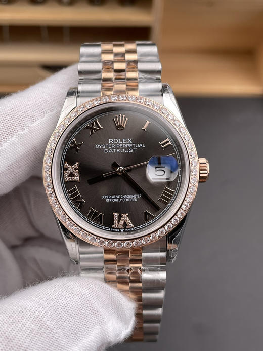 ARF 劳力士 日志36mm 2236机芯，表带不露白
细节决定成败，重量成就真实——ARF 36mm 
在复刻市场中，外观的相似度固然重要，但真正的高端复刻，不仅要“看上去像”，更要“戴上去真”❕❕ 商品图2