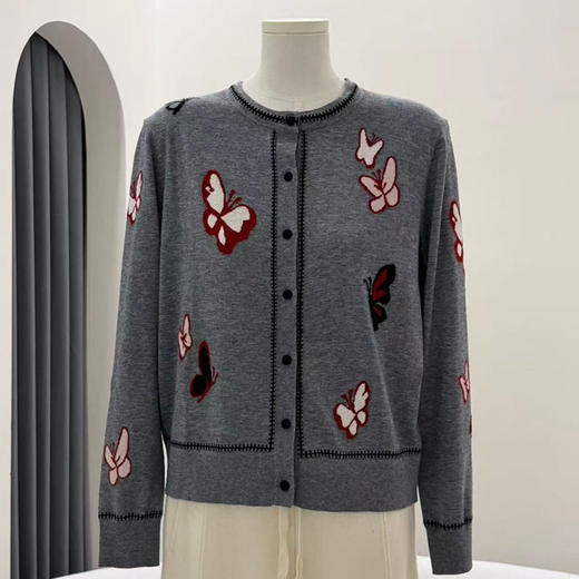 「高货rp」全新升级【铂金会员321/天猫429/差价108】(22346)洛诗琳法式蝴蝶提花撞边针织衫2026春季气质羊毛开衫外套 商品图2