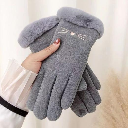 【可触屏❗️居家保暖手套】-30°C抗寒保暖，优良面料柔软舒适，手感顺滑温暖舒适，灵敏触屏指尖触屏设计，爆款热卖户外骑行可触屏防寒手套韩版可爱手套女QQ 商品图6