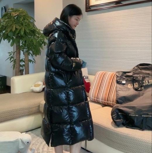 【黑金情侣亲子款鹅绒羽绒服】怕冷穿这件，90鹅绒，妥妥行走的大棉被，再冷也能抗！保暖遮肉，百搭不挑人，⁬最大穿到180斤内，也不易钻绒❗️⁣ 商品图5