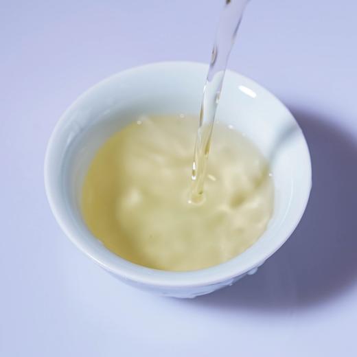 景德镇簿胎影青品茗杯 约20毫升 手工拉胚 每个大小会有轻微差异 商品图3