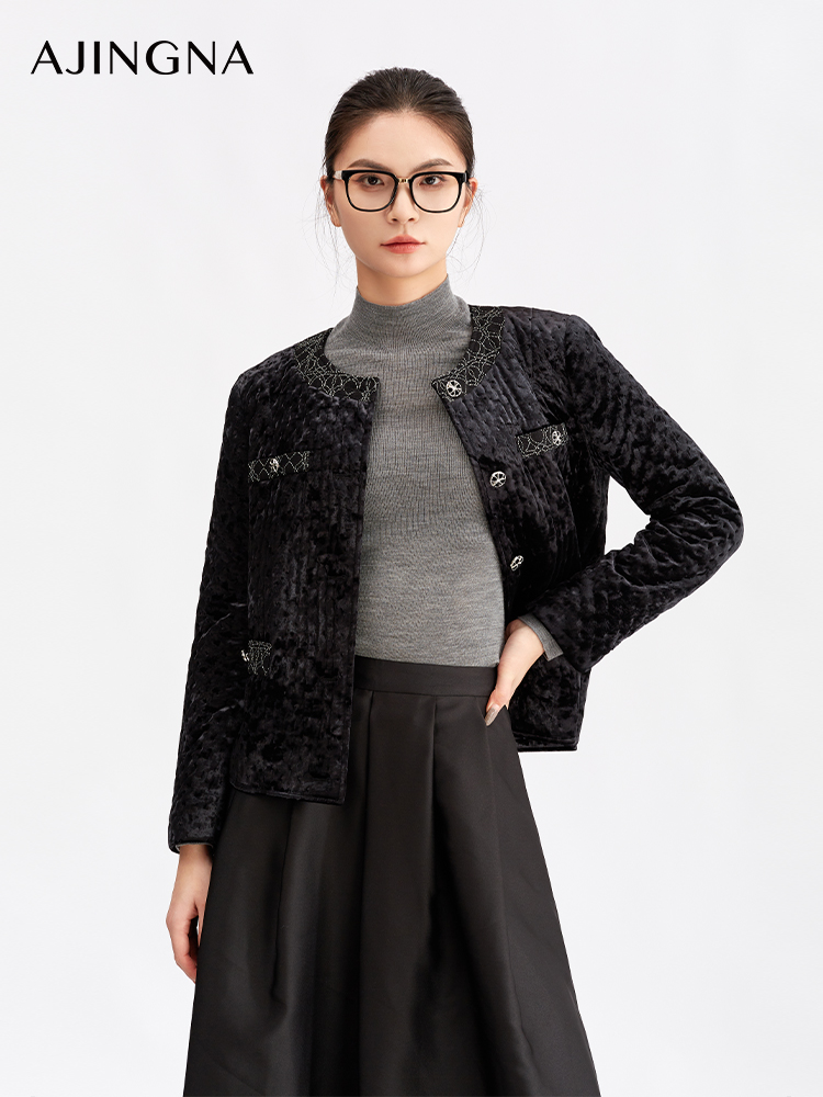 【商场同款】阿菁娜冬季新款宝藏感通勤内搭正肩蕾丝金属扣设计 A30D115020