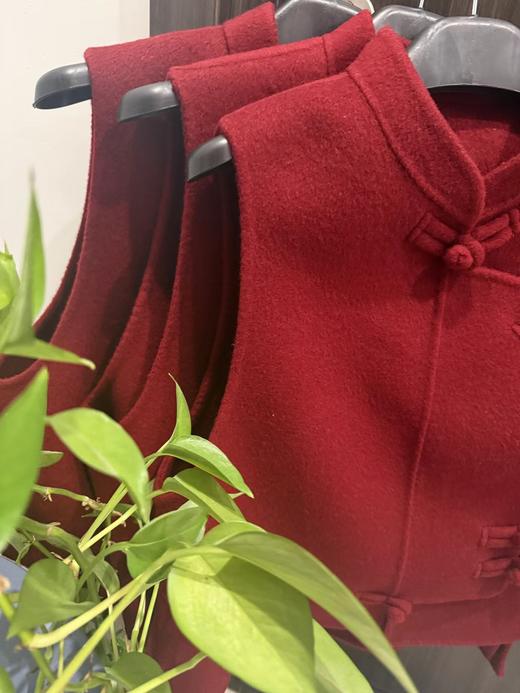 D123022新年战袍搞起来。纯手工国风盘扣羊绒马甲 商品图8