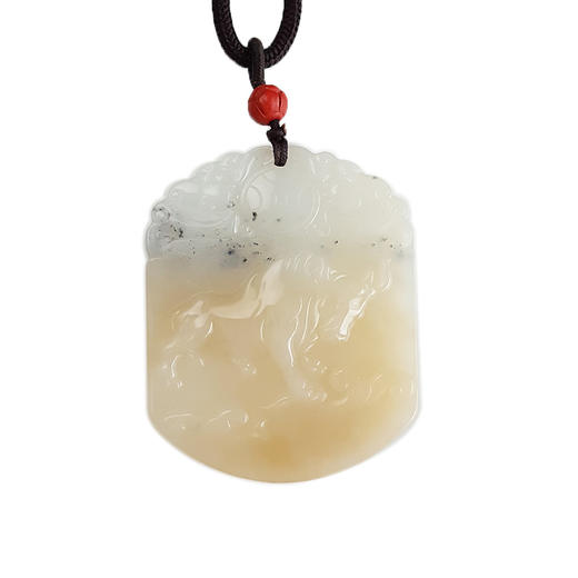 【天然正品】天然俄料细腻油润度佳牛气冲天平安无事牌青花糖料和田玉吊坠项链55.5*44.7*8.9MM(皆取最大值) 171225NJS63 商品图0