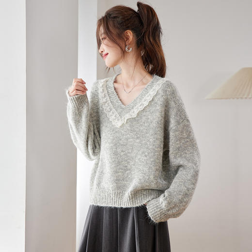 CC蕾丝拼接v领毛衣女宽松秋冬外穿宽松慵懒软糯针织衫洋气减龄上衣 商品图0