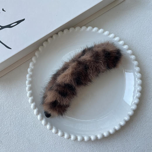 仿水貂净版香蕉夹-纪念日百货门店同款168248712 商品图3