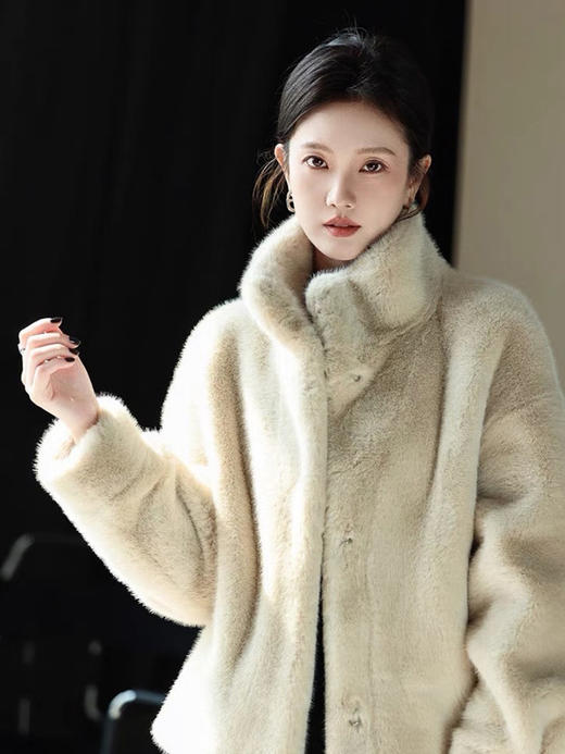 【百图lulu定制】【貂绒大衣】环保皮草 仿貂绒  大衣 马甲 老钱风的贵气之选 时髦与高级感上身格外温暖 商品图6