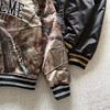 D123010联名款 FW25 缎面徽标刺绣校队夹克外套男女同款 商品缩略图8