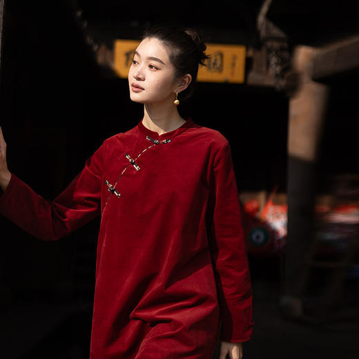 绽放039朵/新中式盘扣纯棉灯芯平绒长袖连衣裙冬新年红色文艺长裙 商品图0