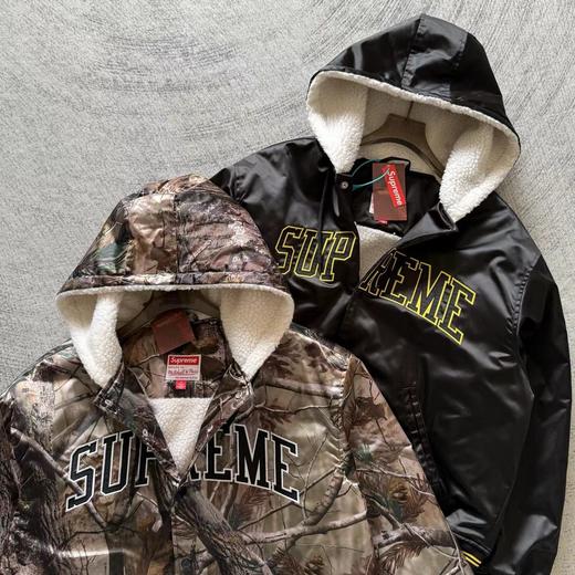 D123010联名款 FW25 缎面徽标刺绣校队夹克外套男女同款 商品图7