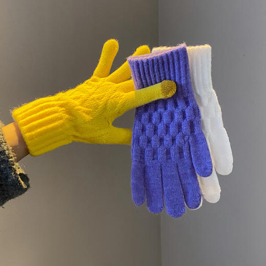 丁摩 韩国款安可拉红色毛线针织手套女士高弹冬季五指可触屏保暖手套  7972174 商品图2