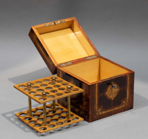 独角鹿西洋古董1850-1870年代法国拿破仑三世时期出品古典卷叶纹细木镶嵌带锁匙多孔储存雪茄盒 商品图6