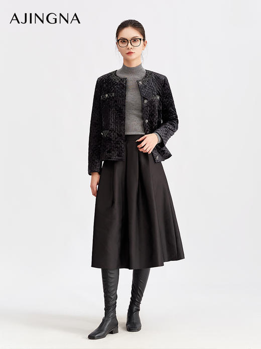 【商场同款】阿菁娜冬季新款宝藏感通勤内搭正肩蕾丝金属扣设计 A30D115020 商品图3