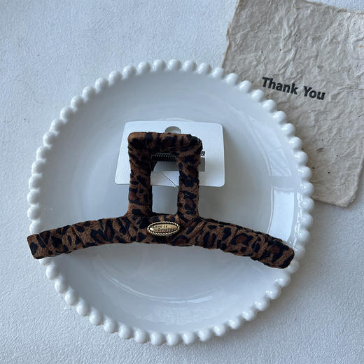 秋冬氛围感豹纹绒面抓夹-纪念日百货门店同款168643641 商品图4