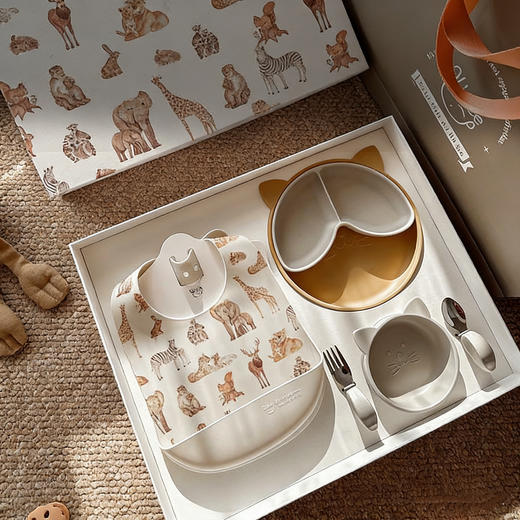 Qlittle宝宝餐具礼盒婴儿辅食套装餐盘饭兜叉勺辅食碗1-3岁送礼 商品图1