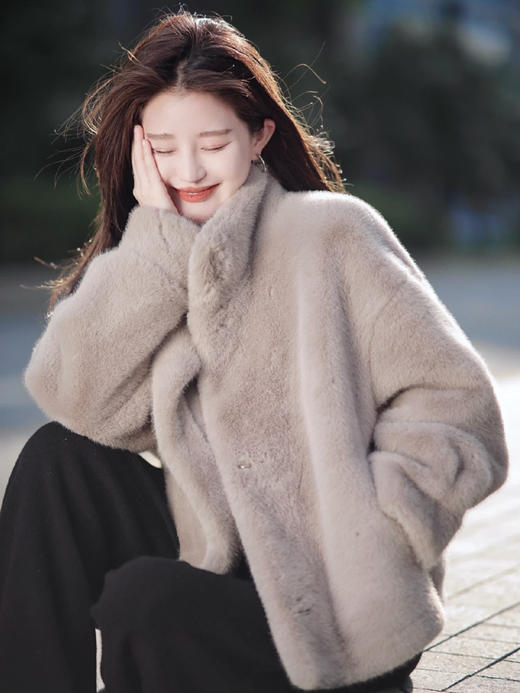 【百图lulu定制】【貂绒大衣】环保皮草 仿貂绒  大衣 马甲 老钱风的贵气之选 时髦与高级感上身格外温暖 商品图4