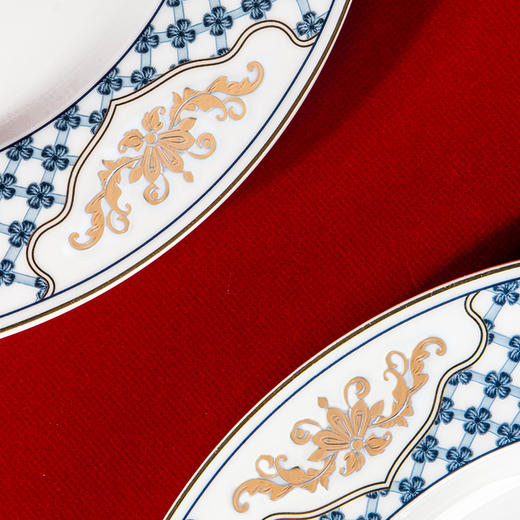 宝瓷林徐悲鸿艺术馆联名《奔马图》马年赏盘 商品图3