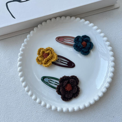 复古毛线花朵边夹对装发夹-纪念日百货门店同款168099331 商品图2