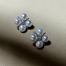 CHIC系列 18K镶钻石和AKOYA珍珠 耳钉