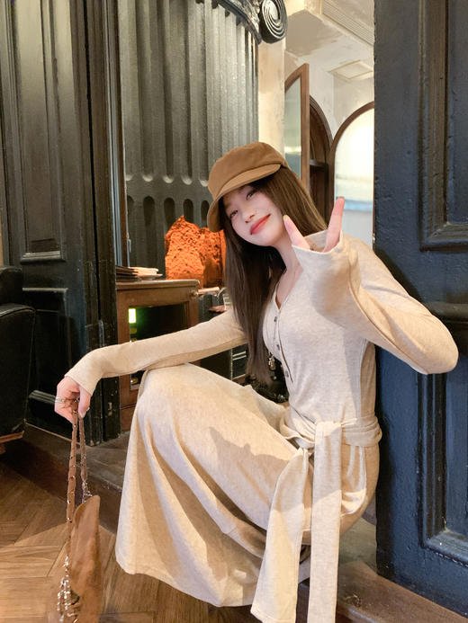 <曾小咸推荐>现货秒杀 ！微信超特价！韩系v领针织连衣裙 日常209.99 立减110 秒杀99.99！！ 商品图13