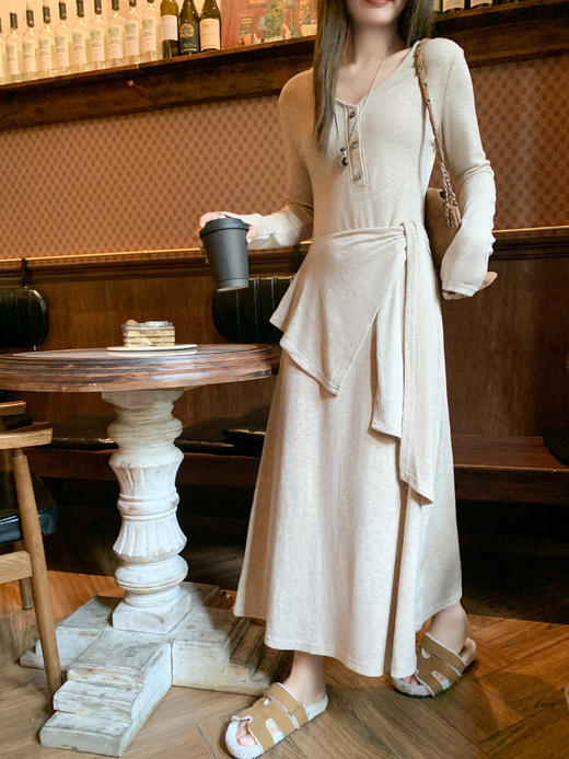 <曾小咸推荐>现货秒杀 ！微信超特价！韩系v领针织连衣裙 日常209.99 立减110 秒杀99.99！！ 商品图7