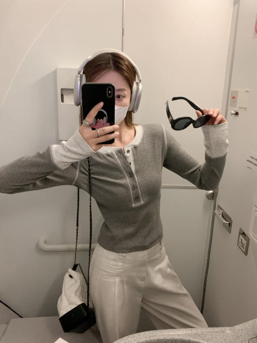 <曾小咸推荐>韩系假两件针织长袖内搭t恤+皮衣+白色裤子 商品图5