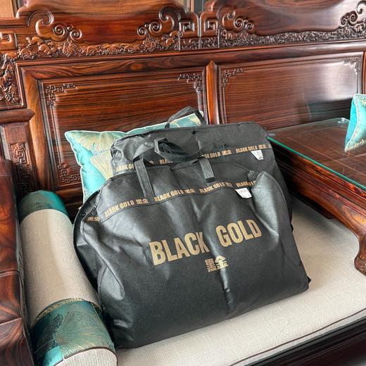 【黑金情侣亲子款鹅绒羽绒服】怕冷穿这件，90鹅绒，妥妥行走的大棉被，再冷也能抗！保暖遮肉，百搭不挑人，⁬最大穿到180斤内，也不易钻绒❗️⁣ 商品图6