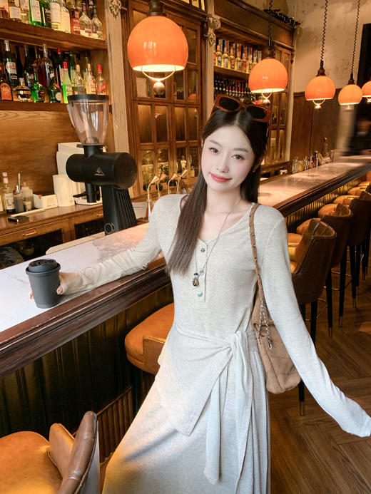 <曾小咸推荐>现货秒杀 ！微信超特价！韩系v领针织连衣裙 日常209.99 立减110 秒杀99.99！！ 商品图8