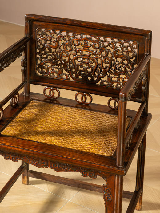 清	黄花梨透雕螭龙捧寿玫瑰椅(一对) 商品图2