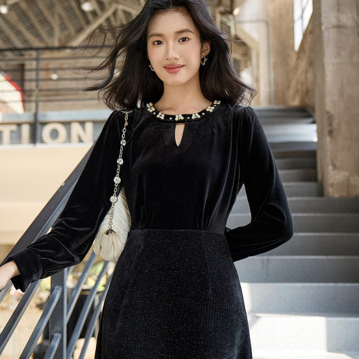 奢姿大码女装2025冬季减龄钉珠镂空连衣裙胖妹妹时尚丝绒拼接裙子3254803786 商品图3