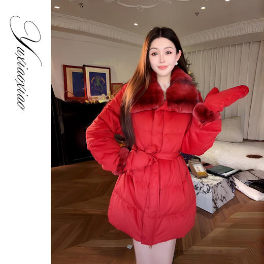 余潇潇【零度玫瑰】90鹅绒绵羊毛混纺可拆獭兔毛领中长款羽绒服保暖 商品图0