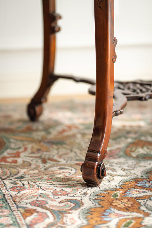 【已售】独角鹿西洋古董19世纪法国出品VIARDOT东方风格铜鎏金装饰仙鹤主题黑地金漆彩绘桌面嵌祥云纹红木精雕桌几 商品图10