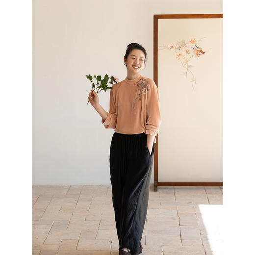 牧衣游原创 丝绒手工刺绣衬衫新款通勤优雅复古新中式上衣 幸禾 商品图3