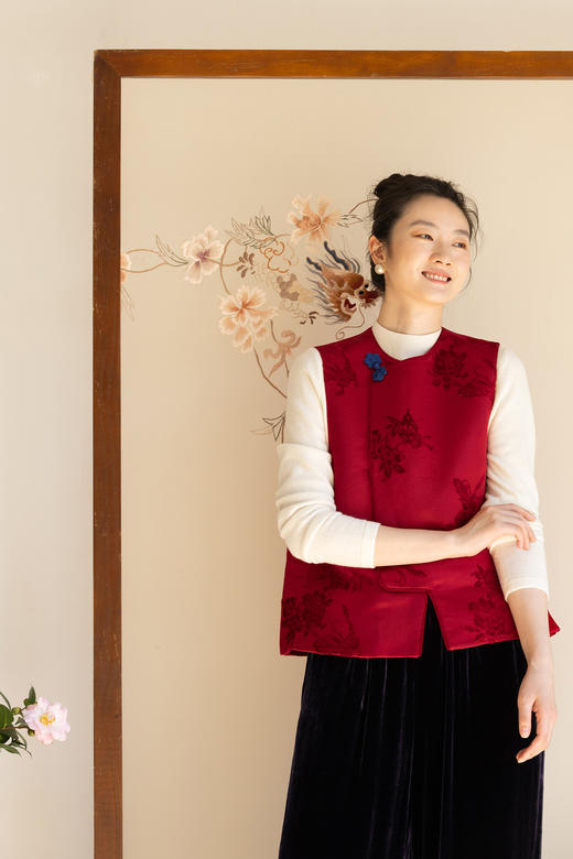 牧衣游原创 45姆米重磅非遗漳缎真丝浮雕马夹中式红色年服 喜柿 商品图5