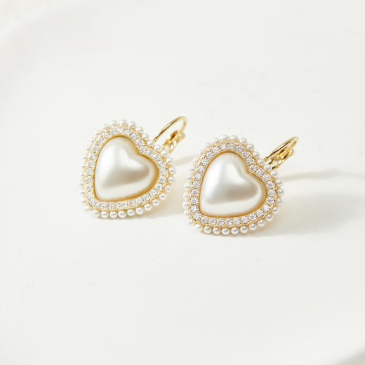 三彩2026新款爱心珍珠镶锆石耳环轻奢复古小香风甜酷贵气约会派对 商品图3