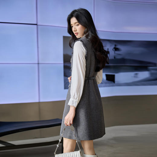 奢姿大码女装2025冬季胖妹妹时尚减龄撞色翻领马甲衬衫两件套装9961991130 商品图3