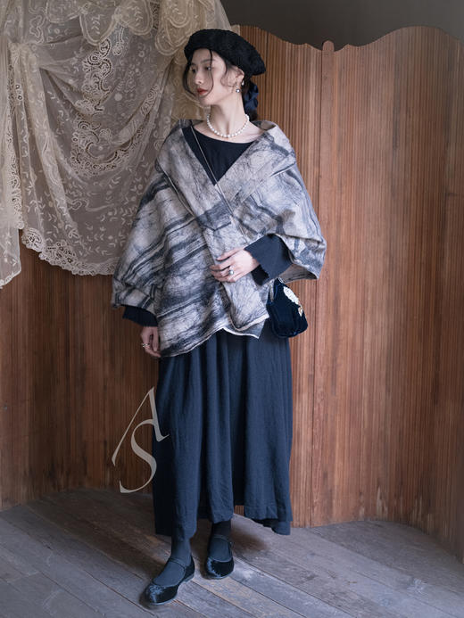 Silvana Manetti 米黑烟雾丝羊毛手工毡艺披肩 商品图1