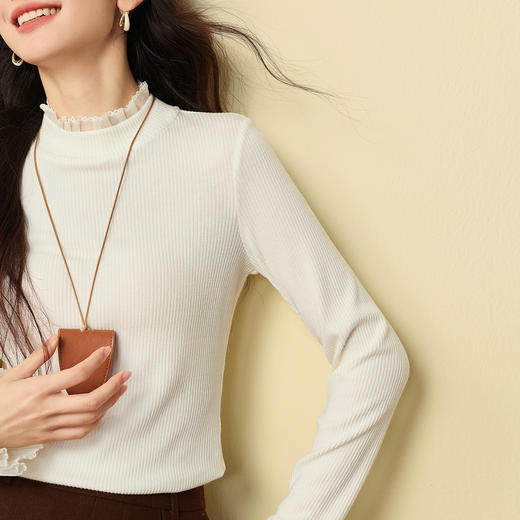 【12/31新品】熙世界云朵白色坑条针织打底衫女2025秋冬新款半高领内搭长袖毛衣 商品图4