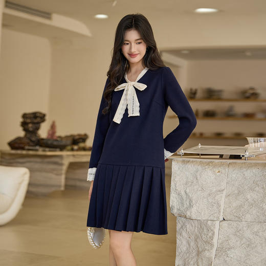 奢姿大码女装2026冬季时尚蕾丝设计百褶连衣裙胖妹妹气质减龄长裙9954894457 商品图1