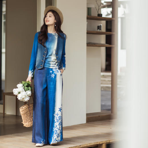 【林栖设计小店】【林栖推荐】（现货）2026早春天丝亚麻印花蓝白渐变落英缤纷阔腿裤N1961201 商品图4