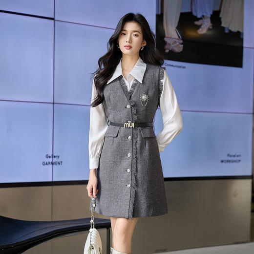 奢姿大码女装2025冬季胖妹妹时尚减龄撞色翻领马甲衬衫两件套装9961991130 商品图0