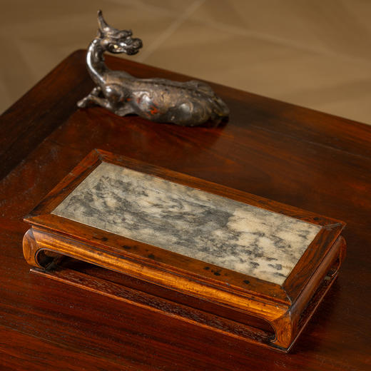 清	黄花梨镶云石束腰马蹄腿带托泥器座 商品图3